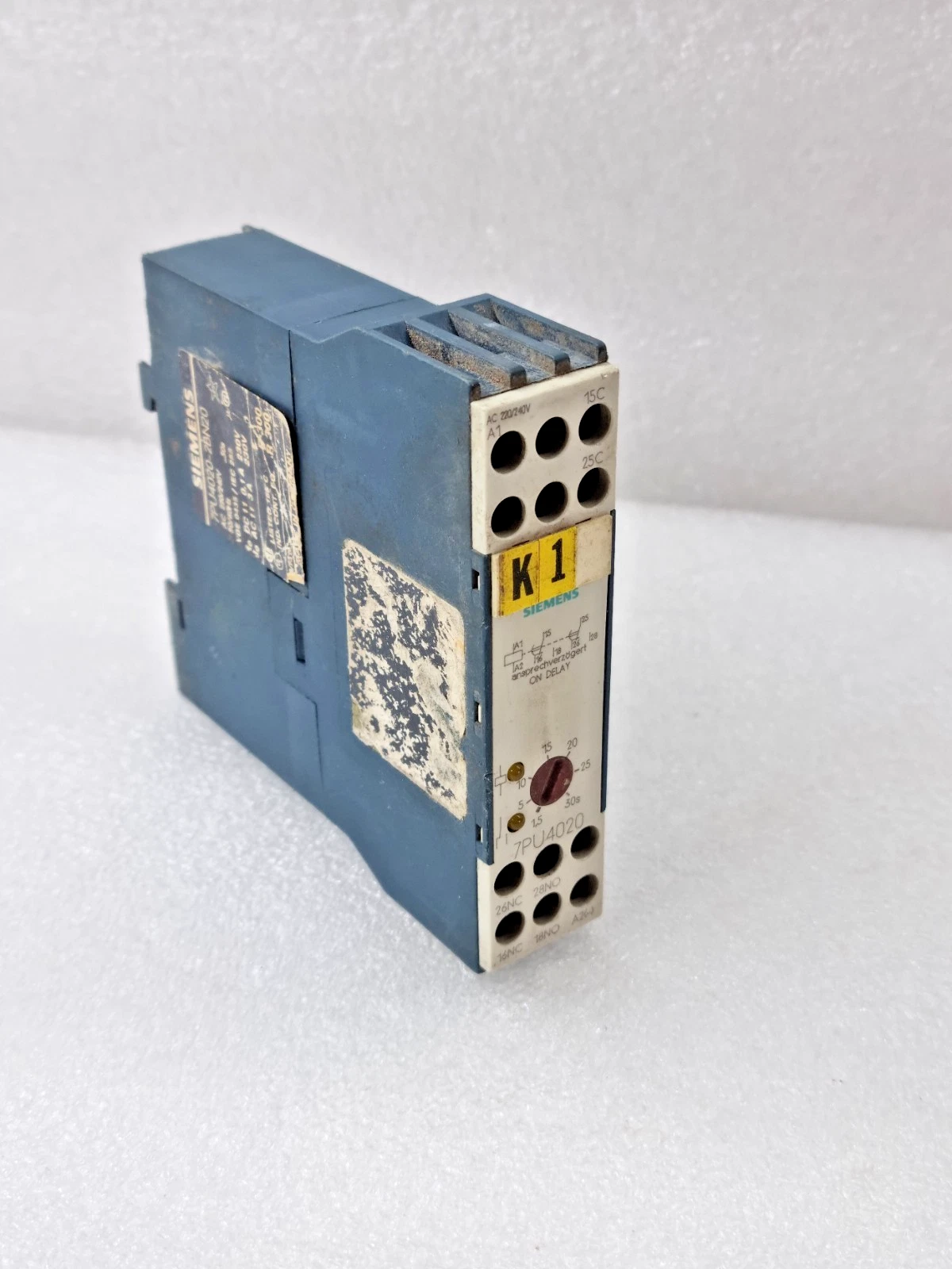 SIEMENS 7PU4020-2BN20 Time Delay Relay 220-240VAC 1.5-30s Industrial Automation